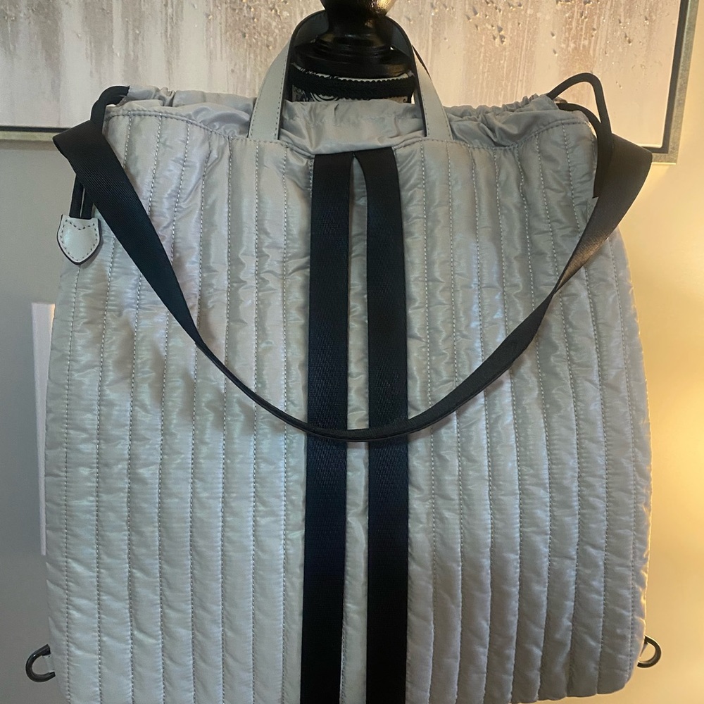 New with tags Michael Kors Winnie Metallic Quilted Backpack - Picture 4 of 13